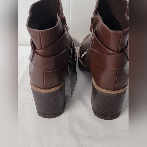 Naturalizer Madalynn Strap Water Repellent Ankle Lug Bootie In Chocolate Size 7 - Picture 9 of 12